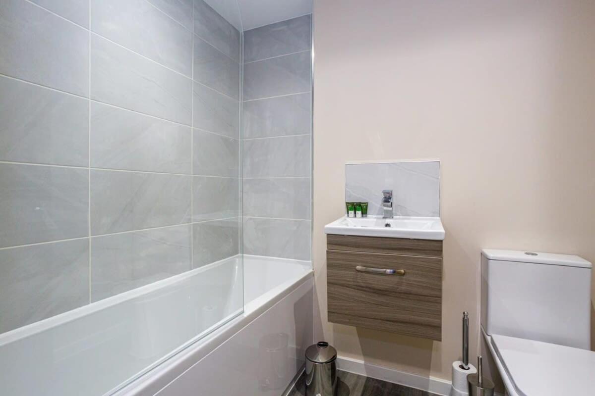 Stylish And Modern 1 Bedroom Apartment Манчестер Екстер'єр фото