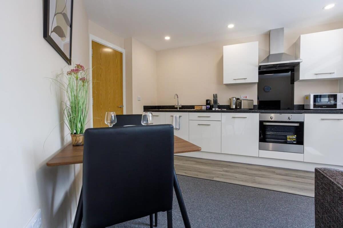 Stylish And Modern 1 Bedroom Apartment Манчестер Екстер'єр фото