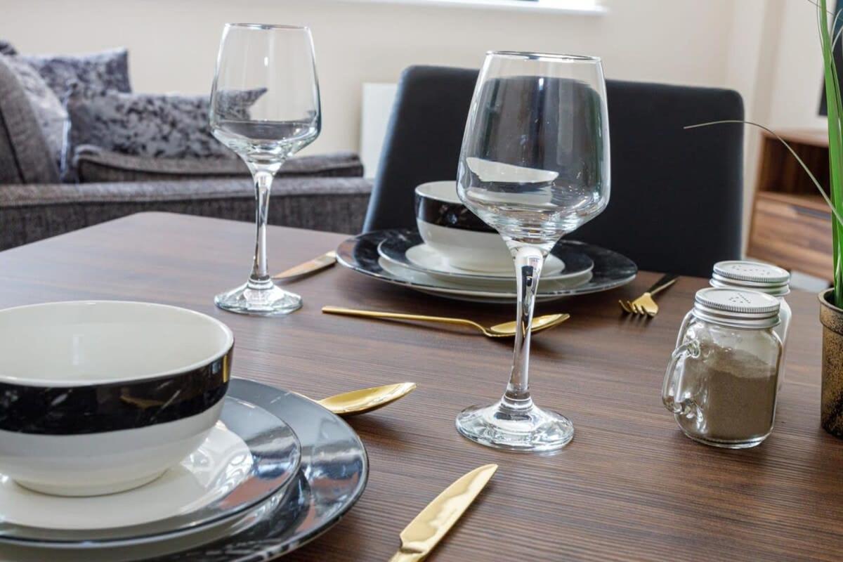 Stylish And Modern 1 Bedroom Apartment Манчестер Екстер'єр фото